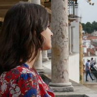 Une valise en voyage