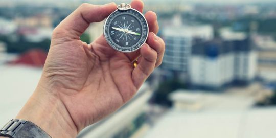 Discriminaciones entre expatriados y locales