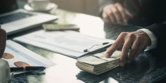 Expat finances: How to save money and where to invest?
