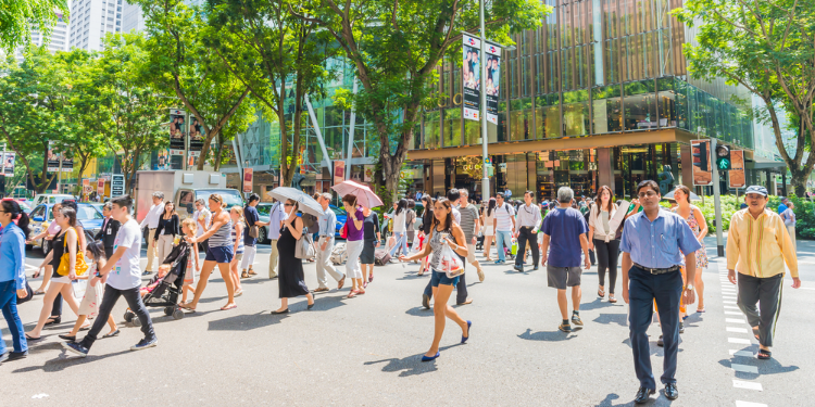 personnes dans la rue à Singapour