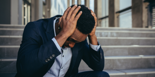 What are the challenges faced by expats of color in Asia?