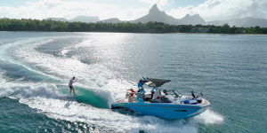 Wakesurf à Maurice : la nouvelle addiction des amateurs de sensations fortes !
