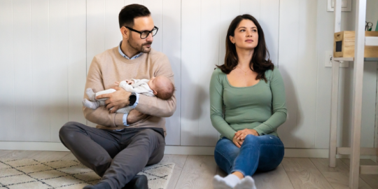 Baby blues en expatriation : comment s'en sortir ?