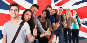 Baisse des visas de mobilité au Royaume-Uni : quel impact sur les jeunes professionnels ?