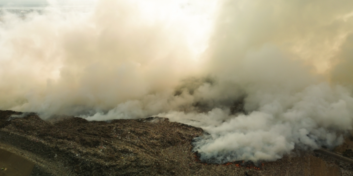 Photo d'illustration d'une incendie dans un centre d'enfouissement
