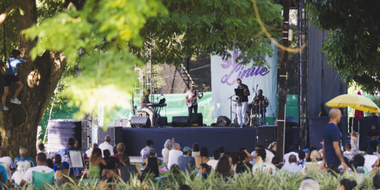 Dix ans de groove : paroles d'artistes au c&oelig;ur de Mama Jaz