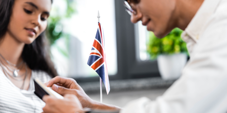 jeune faisant une demande de visa