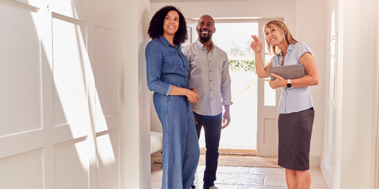 couple visiting home