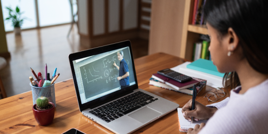 Is online schooling right for your expat child?