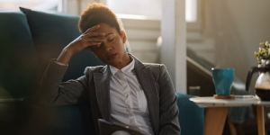 Pourquoi vivre à l'étranger peut faire douter de soi