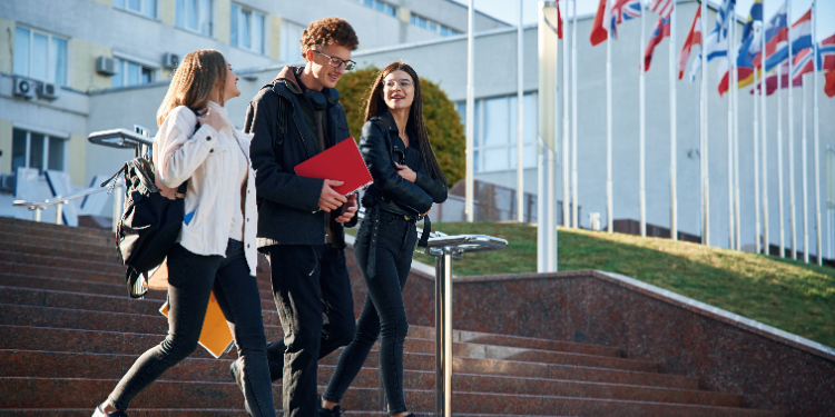 Francia: fin de la APL para estudiantes extranjeros no europeos