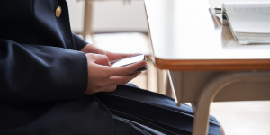 Mauritius to regulate smartphone use in schools