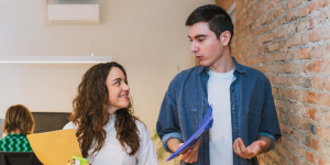 Premier emploi à l'international : entre rêve et réalité pour la Gen Z