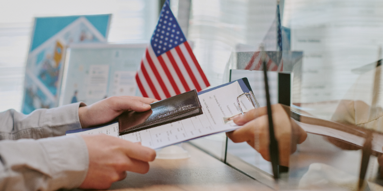 Visas étudiants aux États-Unis : les nouvelles restrictions qui inquiètent