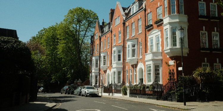 Moving to London? What to know before renting your first home