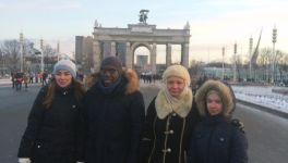 Johnny en Moscú: "mi consejo es que aprendan primero el idioma"