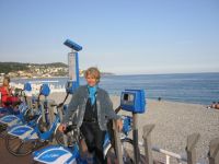 Kim in Nice: "I like the view of the Mediterranean sea"