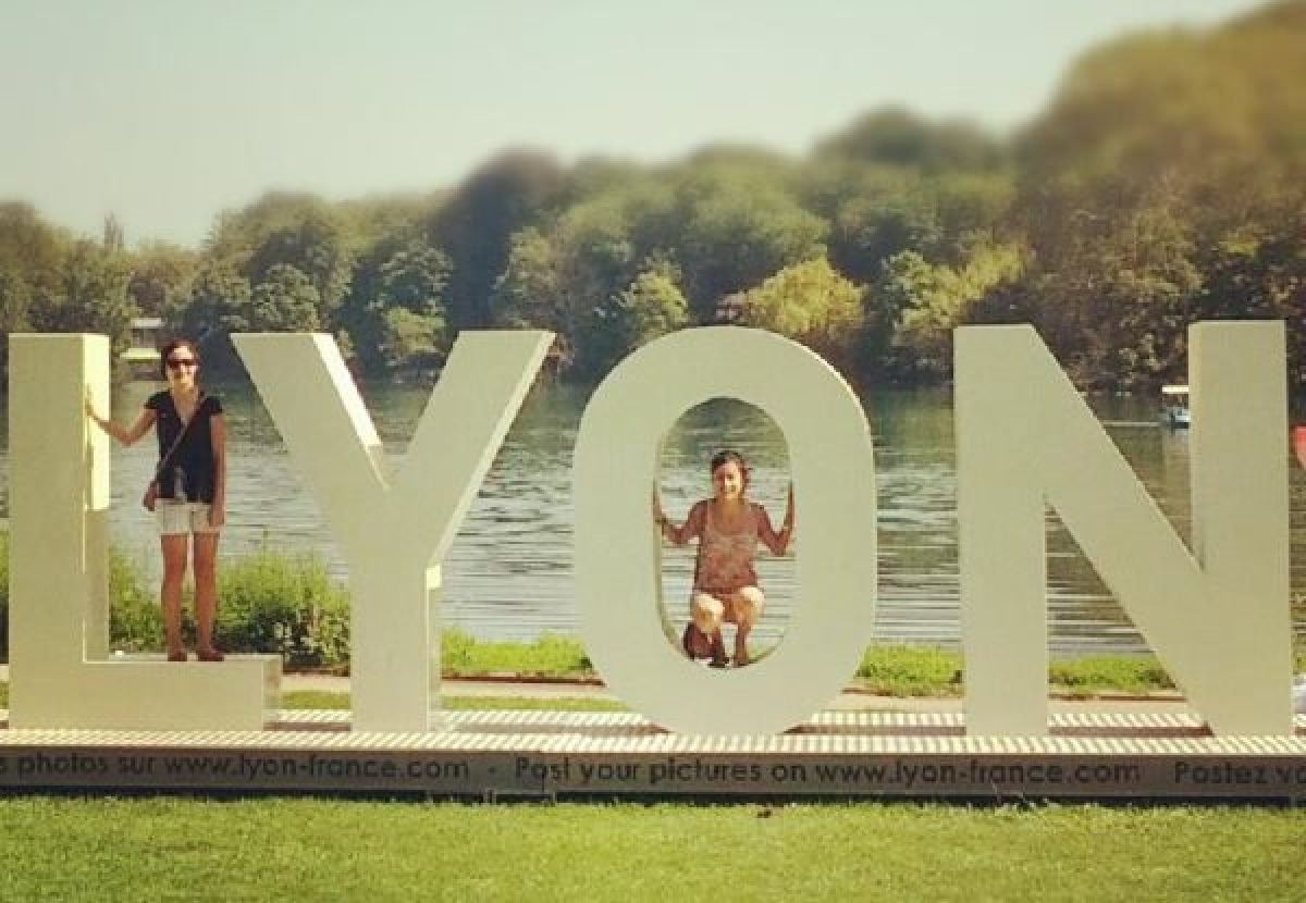 Free Electron Roaming