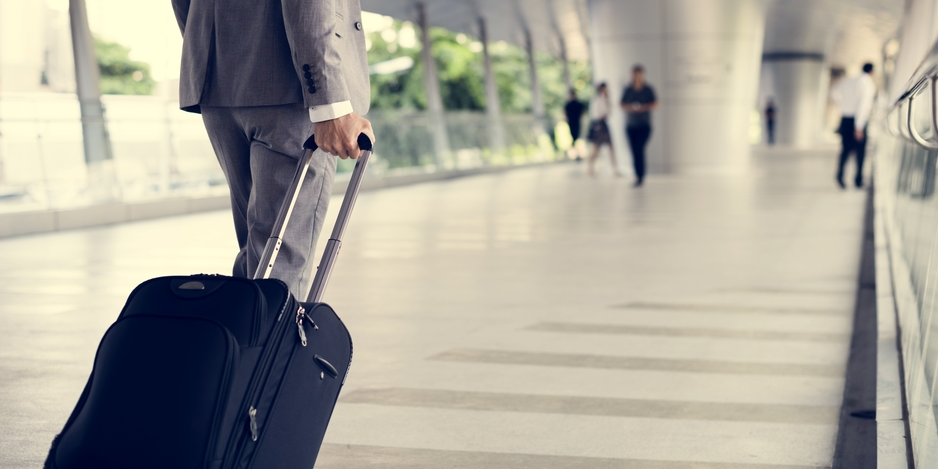 This your suitcase. This your suitcase. Собираю чемодан. Девушка собирает чемодан. This your suitcase.