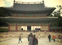 Laura in Seoul: "The people in my neighborhood are amazing"