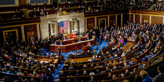 ¿Debería votar aún viviendo en el extrajero?