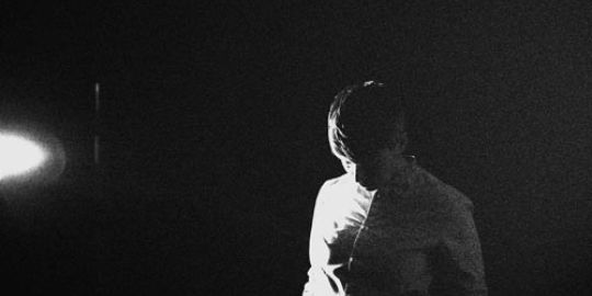 « J'aimerais qu'on arrête de me parler en anglais au Rex »