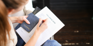 COVID-19 : que faire si vous êtes à l'étranger et que votre visa a expiré ?