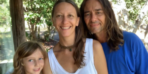 La testimonianza di Lorenzo e Iside da un eco villaggio in Brasile