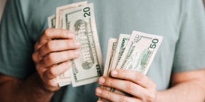 Comment les budgets nationaux affectent-ils la vie des expatriés ?