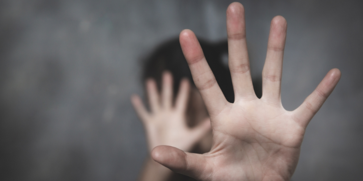 femme disant non a la violence conjugale