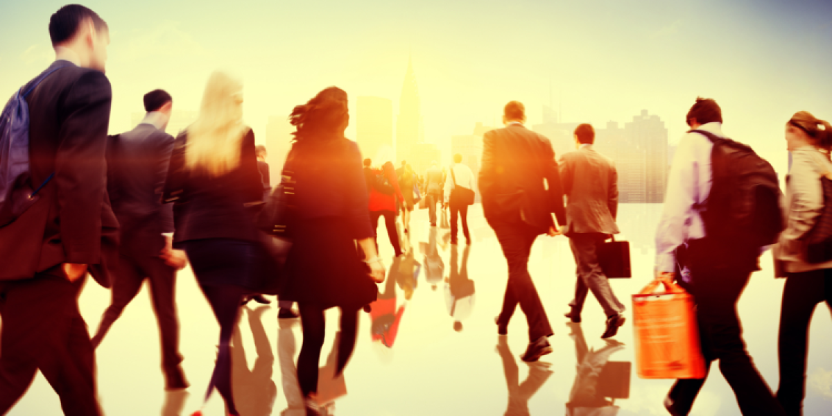 silhouettes de personnes qui vont travailler