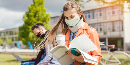 Réouverture des frontières : quid des étudiants étrangers ?