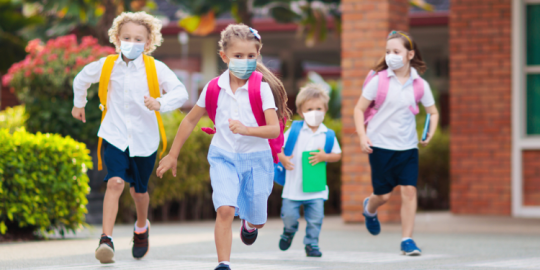 Conseils aux parents dont les enfants retournent à l'école à Maurice