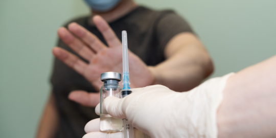 Pas vacciné : Faut-il abandonner vos projets d'expatriation ?