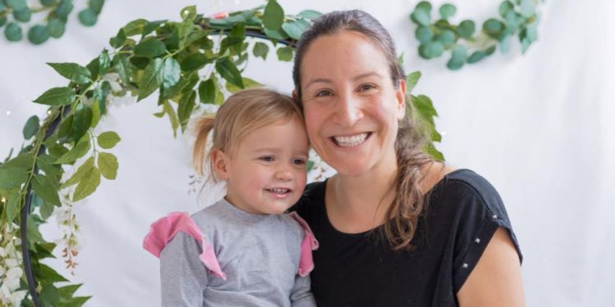 expat mom and daughter