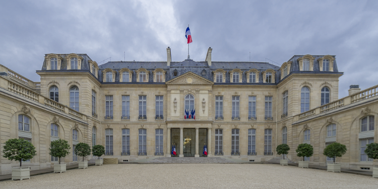 cour du palais de l'Elysee en France