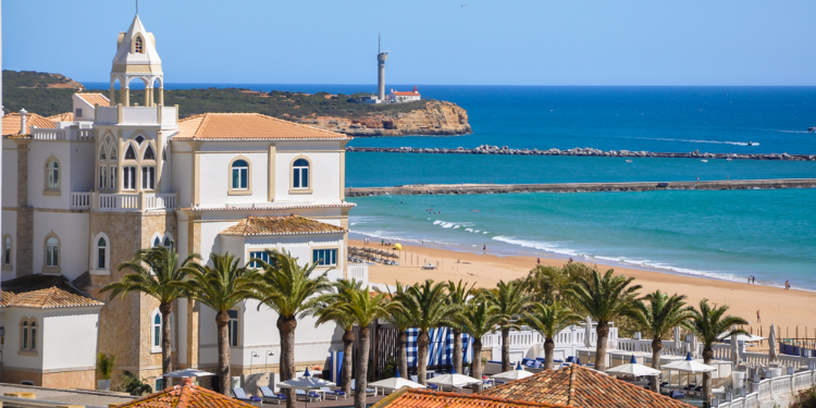 Praia de Rocha in Portimao