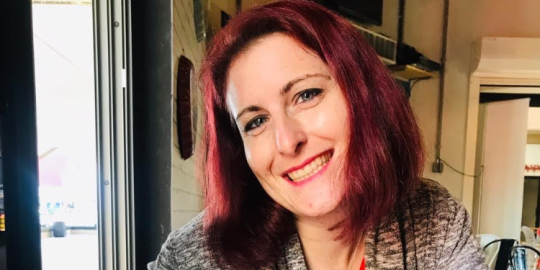 Devenir entrepreneure en pleine pandémie en faisant l'école à la maison : Cette expatriée française l'a fait !