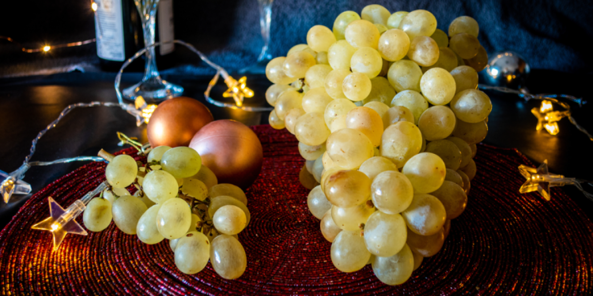 eating grapes on New Year's eve