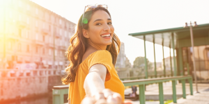 Métier d'influenceur : comment régulariser sa situation en tant qu'expat