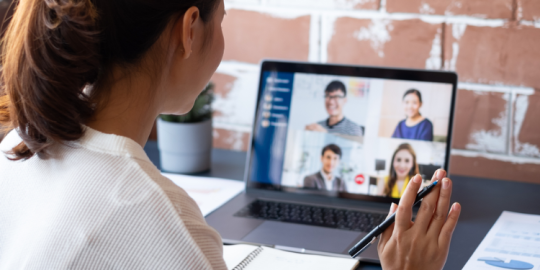 Le t&eacute;l&eacute;travail : l'ennemi num&eacute;ro 1 des stagiaires &agrave; l'&eacute;tranger