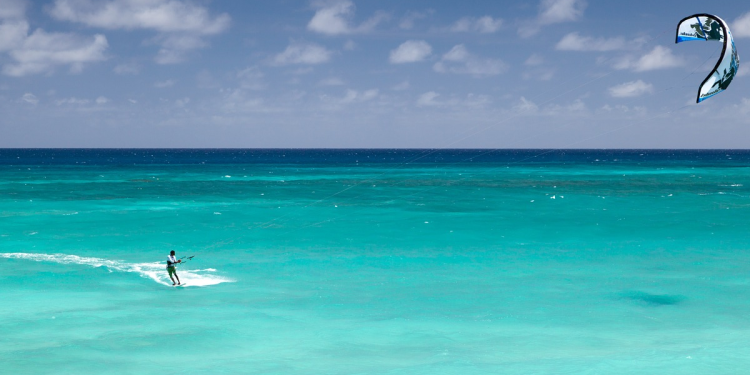 Looking for reasons to expatriate in Mauritius? Kitesurfing is a good one