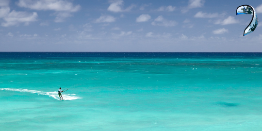 Looking for reasons to expatriate in Mauritius? Kitesurfing is a good one