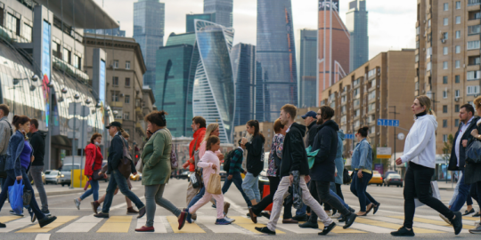 Les Russes face au dilemme de la guerre et des sanctions internationales