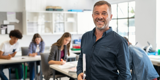 Enseigner &agrave; l'&eacute;tranger : est-ce une option viable pour s'expatrier ?