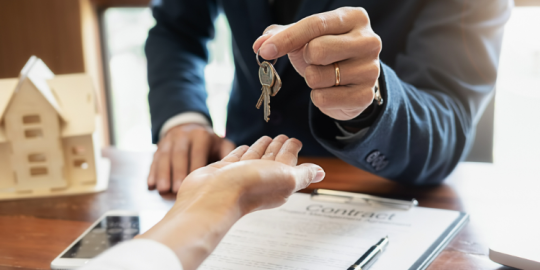 Que faire de son bien immobilier quand on s'expatrie&nbsp;?