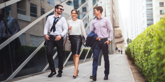 Settimana lavorativa di quattro giorni: incentivo per andare a lavorare all'estero?