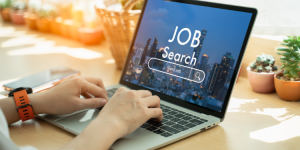 Recherche d'emploi à l'étranger : comment s'y prendre en 2023 ?