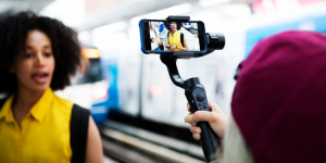 Expatriés, attention à ce que vous partagez sur les réseaux sociaux !