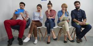 Les entreprises peinent à recruter dans un contexte de pénurie de main-d'œuvre mondiale